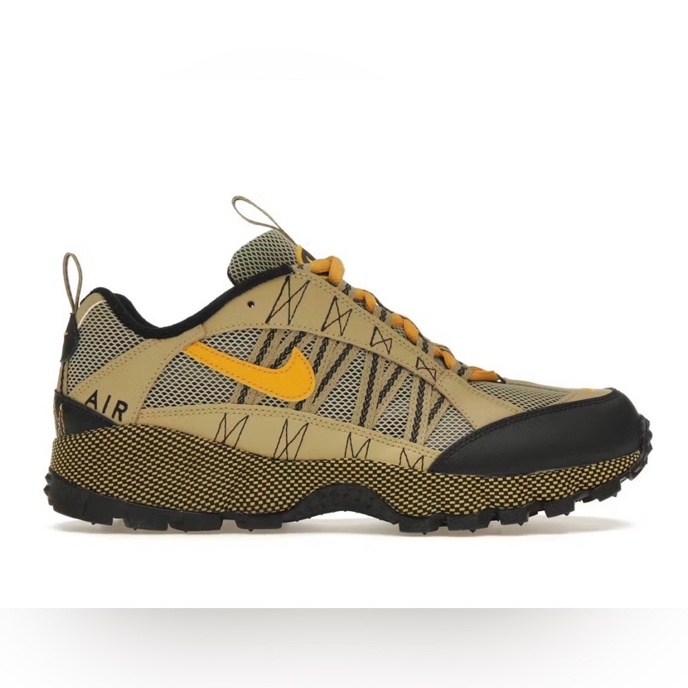 Nike Air Humara QS
Wheat Grass